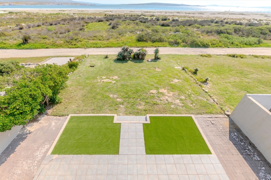 4 Bedroom Property for Sale in Middedorp Western Cape